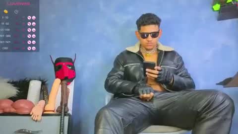 Snapshot of tom_brown12 chatting on July 8, 2026, 12:53 pm Tom online show from July 8, 2026, 12:53 pm