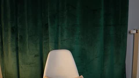 Tom online show from March 17, 2026, 6:33 pm