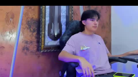 Snapshot of tom_hot20 chatting on November 19, 2025, 12:16 pm tom_hot20 online show from November 19, 2025, 12:16 pm