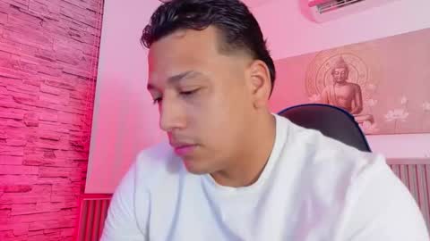 Tom muscle1 online show from February 18, 2026, 12:01 pm