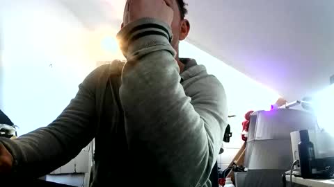 tomame_ online show from April 17, 2026, 5:43 am