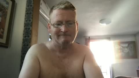 Snapshot of tomascausa chatting on December 23, 2024, 4:39 pm Hola online show from December 23, 2024, 4:39 pm