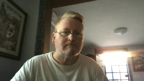 Snapshot of tomascausa chatting on January 7, 2025, 3:23 pm Hola online show from January 7, 2025, 3:23 pm