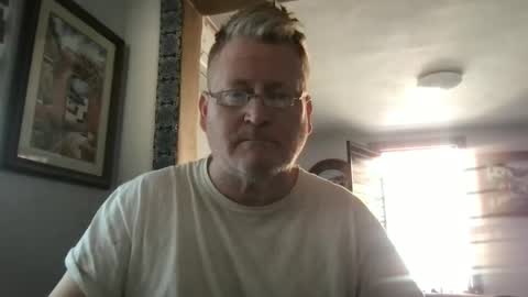 Snapshot of tomascausa chatting on February 6, 2025, 5:30 pm Hola online show from February 6, 2025, 5:30 pm