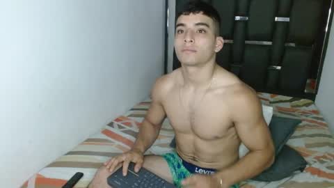 Snapshot of tomaz_18 chatting on April 19, 2026, 9:52 am tomaz_18 online show from April 19, 2026, 9:52 am