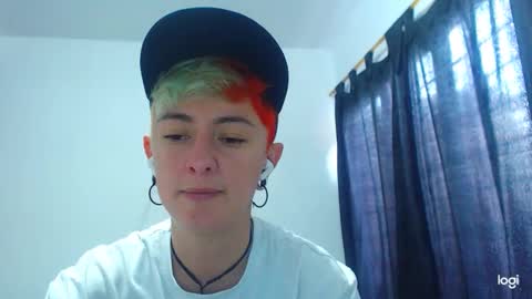 Blue online show from December 5, 2024, 6:44 pm