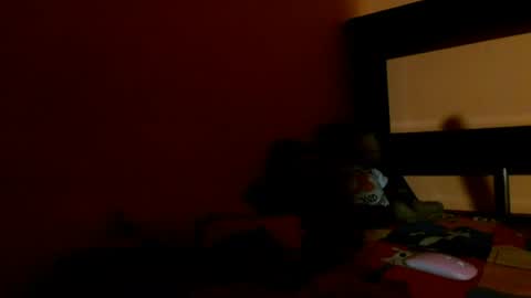 Snapshot of tomboyblue chatting on June 26, 2026, 1:43 am Blue online show from June 26, 2026, 1:43 am