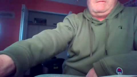 tomcat4848 online show from February 14, 2025, 4:04 am