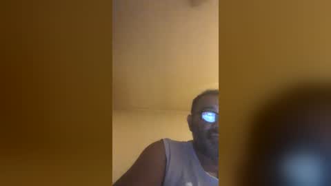 tomcop11111 online show from July 20, 2026, 12:14 am