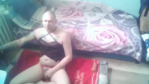 Snapshot of tomekpl30show chatting on May 2, 2026, 2:22 pm Tomek online show from May 2, 2026, 2:22 pm