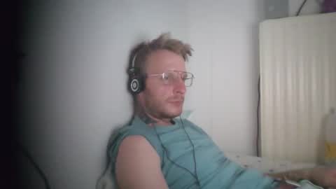 tomekwrona23 online show from May 2, 2026, 4:56 pm