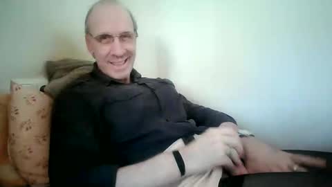 Snapshot of tomislav321 chatting on April 17, 2026, 3:59 pm tomislav321 online show from April 17, 2026, 3:59 pm