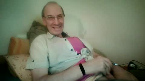 Snapshot of tomislav321 chatting on April 18, 2026, 1:26 pm tomislav321 online show from April 18, 2026, 1:26 pm