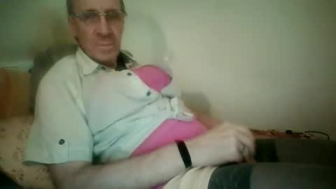 Snapshot of tomislav321 chatting on April 18, 2026, 9:59 pm tomislav321 online show from April 18, 2026, 9:59 pm