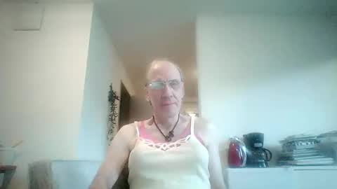 Snapshot of tomislav321 chatting on May 1, 2026, 6:01 pm tomislav321 online show from May 1, 2026, 6:01 pm