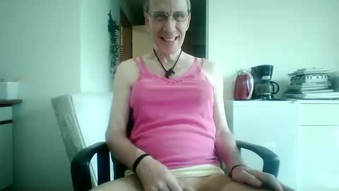 Snapshot of tomislav321 chatting on May 6, 2026, 1:27 pm tomislav321 online show from May 6, 2026, 1:27 pm
