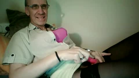 Snapshot of tomislav321 chatting on May 16, 2026, 12:48 pm tomislav321 online show from May 16, 2026, 12:48 pm