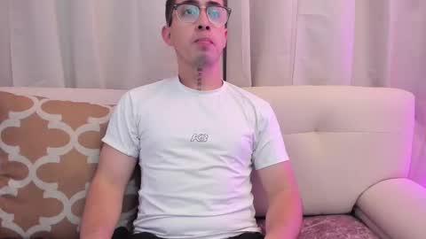 Snapshot of tommas_johnson chatting on February 17, 2026, 3:36 am Tomas online show from February 17, 2026, 3:36 am