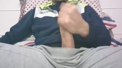 tommaso9046 online show from December 1, 2024, 5:24 pm