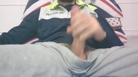 tommaso9046 online show from February 14, 2025, 5:14 pm