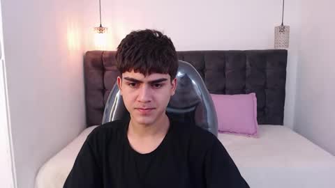 Snapshot of tommy18__ chatting on January 10, 2025, 2:02 pm Tommy online show from January 10, 2025, 2:02 pm