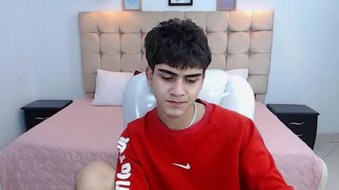 Snapshot of tommy18__ chatting on January 15, 2025, 6:12 am Tommy online show from January 15, 2025, 6:12 am