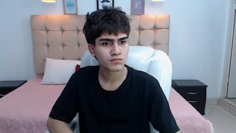 Snapshot of tommy18__ chatting on January 16, 2025, 6:14 am Tommy online show from January 16, 2025, 6:14 am