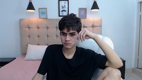 Snapshot of tommy18__ chatting on January 16, 2025, 9:16 am Tommy online show from January 16, 2025, 9:16 am