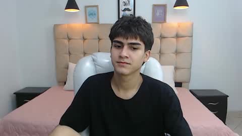 Snapshot of tommy18__ chatting on January 21, 2025, 6:33 am Tommy online show from January 21, 2025, 6:33 am