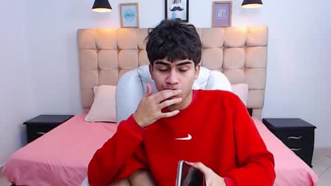 Snapshot of tommy18__ chatting on January 22, 2025, 6:42 am Tommy online show from January 22, 2025, 6:42 am