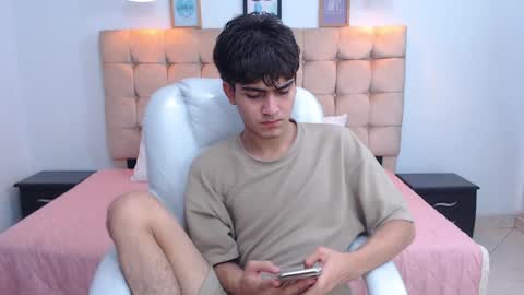 Snapshot of tommy18__ chatting on February 4, 2025, 6:46 am Tommy online show from February 4, 2025, 6:46 am