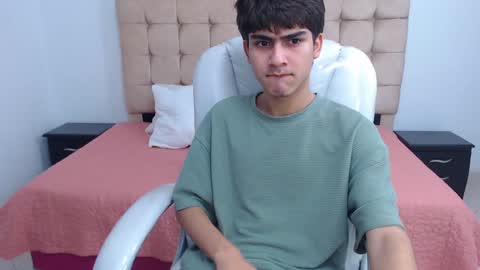 Snapshot of tommy18__ chatting on February 7, 2025, 10:19 am Tommy online show from February 7, 2025, 10:19 am