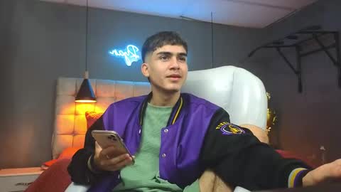 Snapshot of tommy18__ chatting on February 11, 2025, 7:02 am Tommy online show from February 11, 2025, 7:02 am