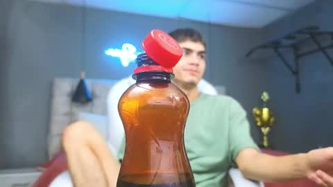 Snapshot of tommy18__ chatting on February 11, 2025, 10:04 am Tommy online show from February 11, 2025, 10:04 am