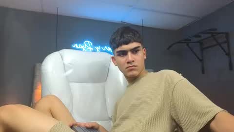 Snapshot of tommy18__ chatting on February 13, 2025, 9:51 am Tommy online show from February 13, 2025, 9:51 am