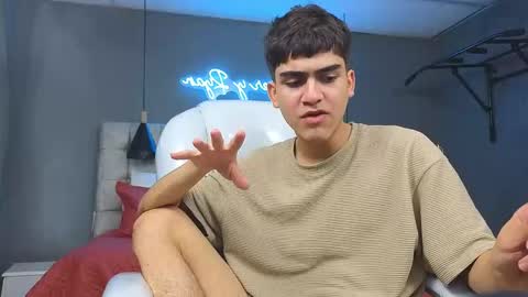 Snapshot of tommy18__ chatting on February 20, 2025, 6:39 am Tommy online show from February 20, 2025, 6:39 am