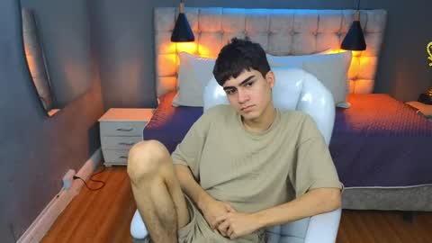 Snapshot of tommy18__ chatting on March 6, 2025, 10:09 am Tommy online show from March 6, 2025, 10:09 am