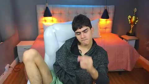 Snapshot of tommy18__ chatting on March 7, 2025, 6:35 am Tommy online show from March 7, 2025, 6:35 am