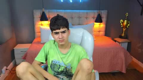 Snapshot of tommy18__ chatting on March 7, 2025, 9:40 am Tommy online show from March 7, 2025, 9:40 am