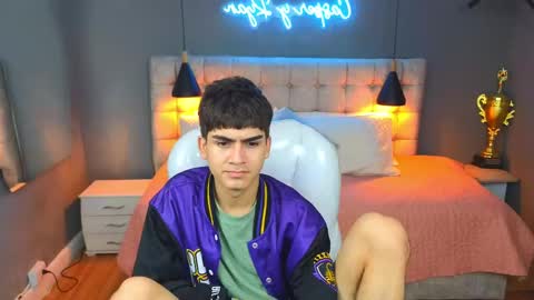 Snapshot of tommy18__ chatting on March 9, 2025, 6:50 am Tommy online show from March 9, 2025, 6:50 am