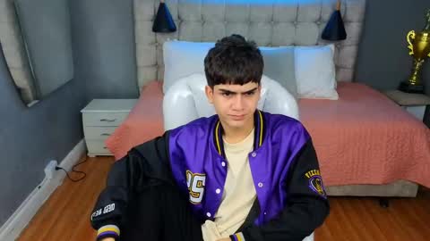 Snapshot of tommy18__ chatting on March 11, 2025, 7:15 am Tommy online show from March 11, 2025, 7:15 am