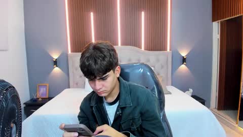 Snapshot of tommy18__ chatting on September 9, 2025, 3:39 am Tommy online show from September 9, 2025, 3:39 am