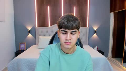 Snapshot of tommy18__ chatting on October 10, 2025, 4:33 am Tommy online show from October 10, 2025, 4:33 am