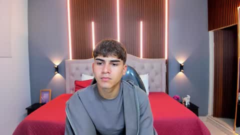 Snapshot of tommy18__ chatting on October 29, 2025, 3:42 am Tommy online show from October 29, 2025, 3:42 am