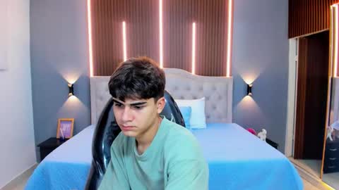 Snapshot of tommy18__ chatting on November 6, 2025, 4:02 am Tommy online show from November 6, 2025, 4:02 am