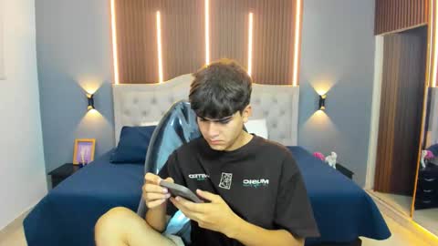 Snapshot of tommy18__ chatting on November 15, 2025, 3:37 am Tommy online show from November 15, 2025, 3:37 am