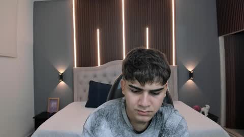 Tommy  online show from December 19, 2025, 3:35 am