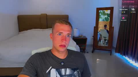 Tommy online show from September 26, 2025, 3:43 am