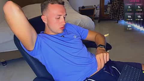 Snapshot of tommy_cumfinger chatting on July 6, 2026, 4:20 am Tommy online show from July 6, 2026, 4:20 am