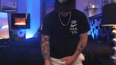 Snapshot of tommy_knuckles chatting on February 6, 2025, 5:46 am Tommy online show from February 6, 2025, 5:46 am